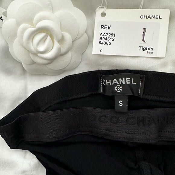 ❌SOLD ELSEWHERE❌BNIB CHANEL BLACK TIGHTS CC LOGO. SIZE: SMALL. 2023 BOUTIQUE F - Picture 2 of 11